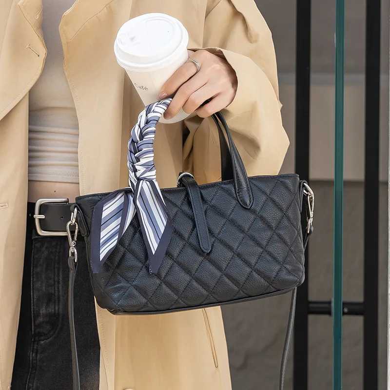 2025 New Genuine Leather Tote Bag for Women Natural Grain Shoulder Crossbody Designer Luxury Bag Large Capacity HandbagW251115