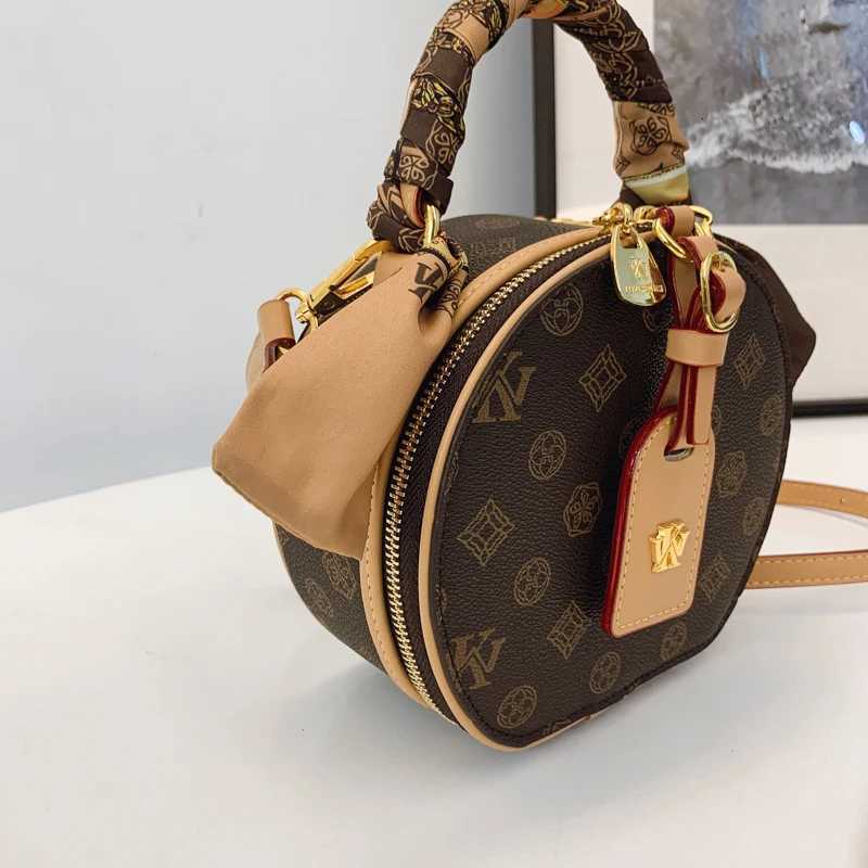 Chic Crossbody Bag For Women In Durable Leather Shoulder Handbags With Luxury Brand By Famous DesignerW251115