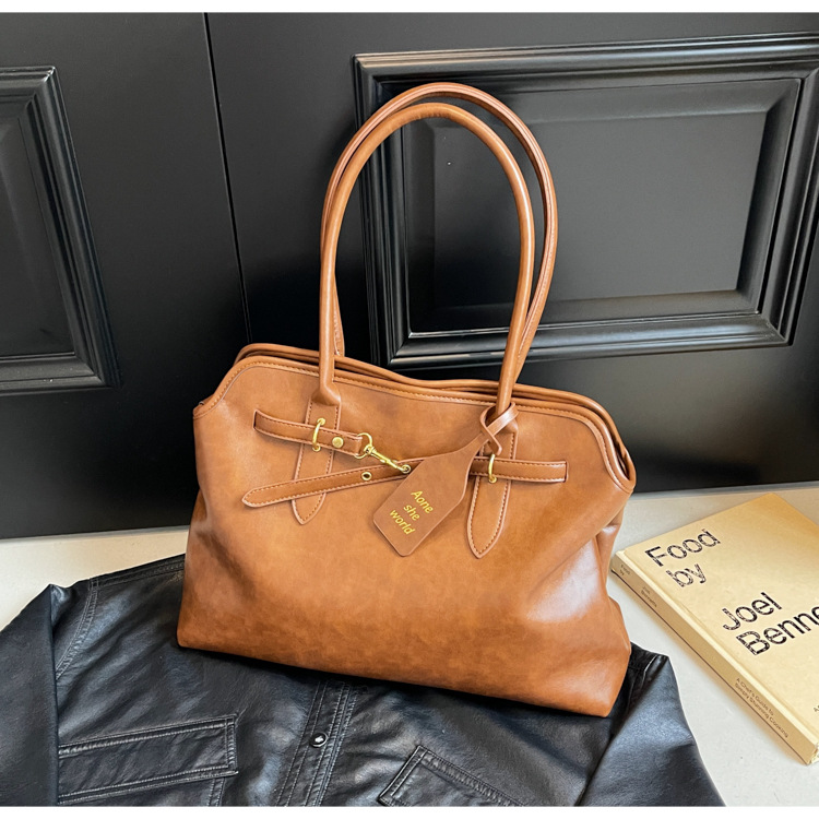 designer bag new Retro hand-held commuter bag, women's bag simple underarm bag high-end sense large capacity single shoulder bag