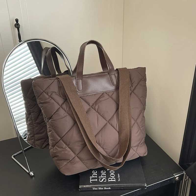 2025 New Winter Handbag Black Fall/Winter Rhombus Space Cotton Shoulder Bag Large Capacity All-Match Nylon Shopping Tote BagW251115