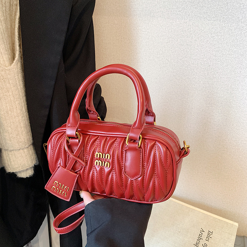 designer bag 2025 fashionable handbag for women Winter trendy fashion single-shoulder bag Simple and fashionable crossbody bag for women