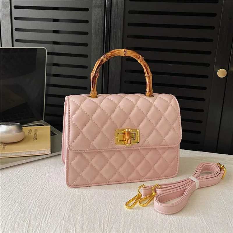 Luxury Brand Shoulder Bag In Genuine Leather For Ladies Classic Design With Multiple Pockets Ideal For Work Or Shopping TripsW251115