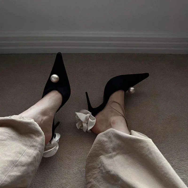 Womens Slippers Summer High Heels Pointed Suede Bun Head Flower Sandals Fashion Temperament Banquet Slippers 250415