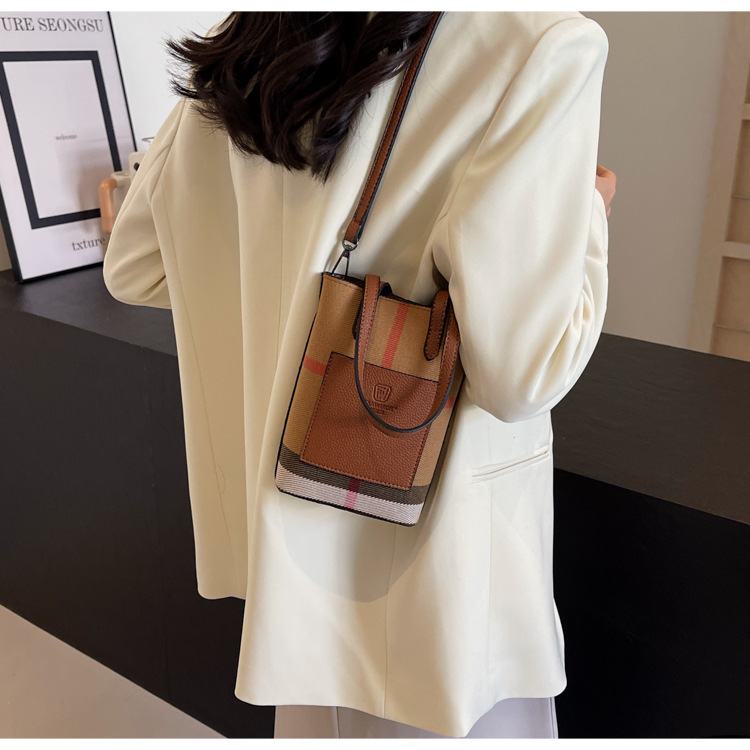Luxury Bag 2025 Women's Mini Plaid Bucket Bag, Bestseller Lightweight Crossbody and Shoulder Bag for Commute