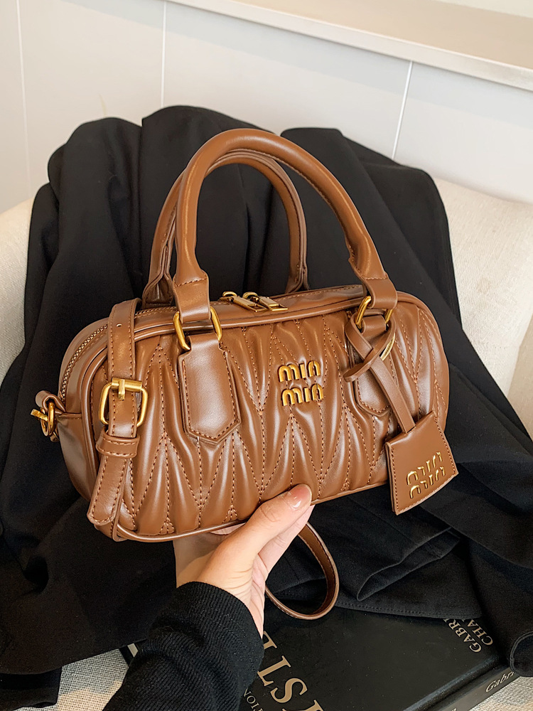 designer bag 2025 fashionable handbag for women Winter trendy fashion single-shoulder bag Simple and fashionable crossbody bag for women