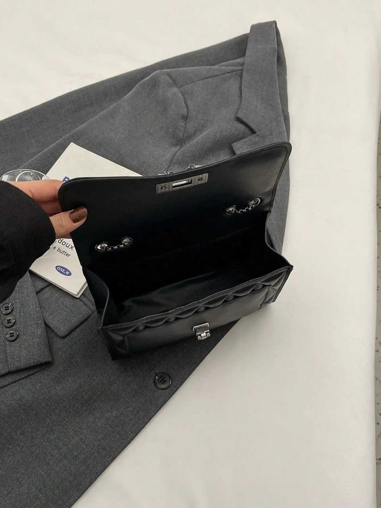 Fashionable Embossed Square Crossbody Bag Diamond Pattern Metal Chain Handbag All-Match Quilted Chain Bag Womens Classic PurseW251115