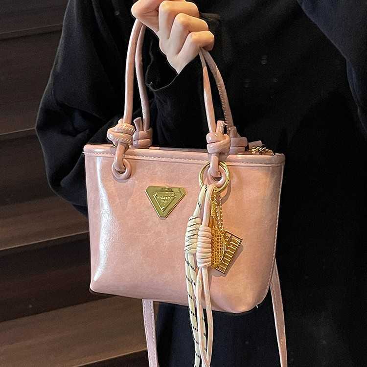 Spring and summer fashion high-end handbag for women new trendy Korean version versatile bucket ins crossbody bag bigclothfgg22