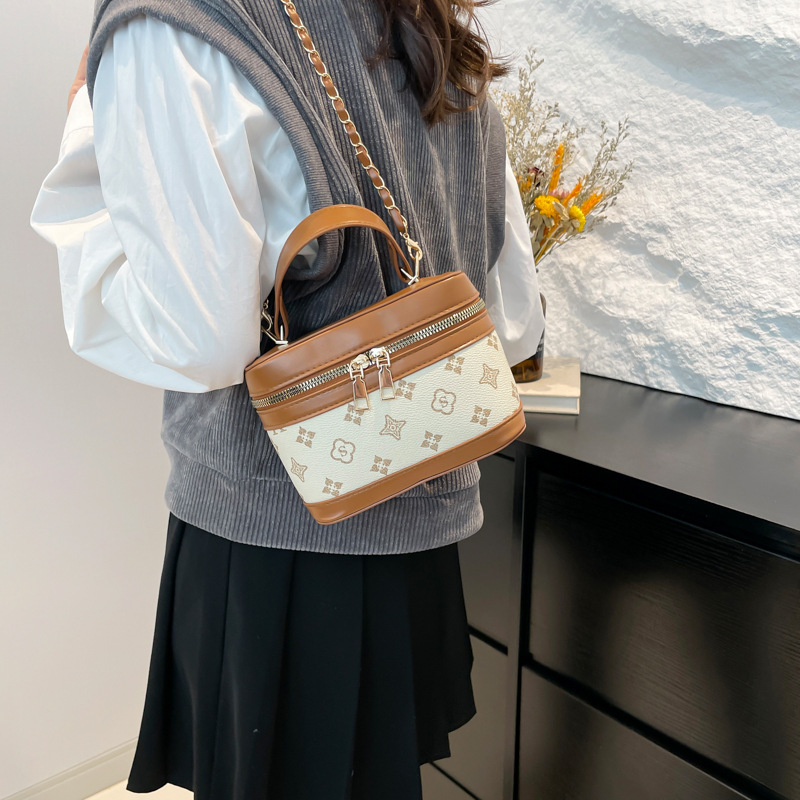 Designer Bag Luxury Bag Women New Crossbody Light Senior Sense Printed Mini Bucket Shoulder Bag Box With A Variety Of Colors On One Shoulder