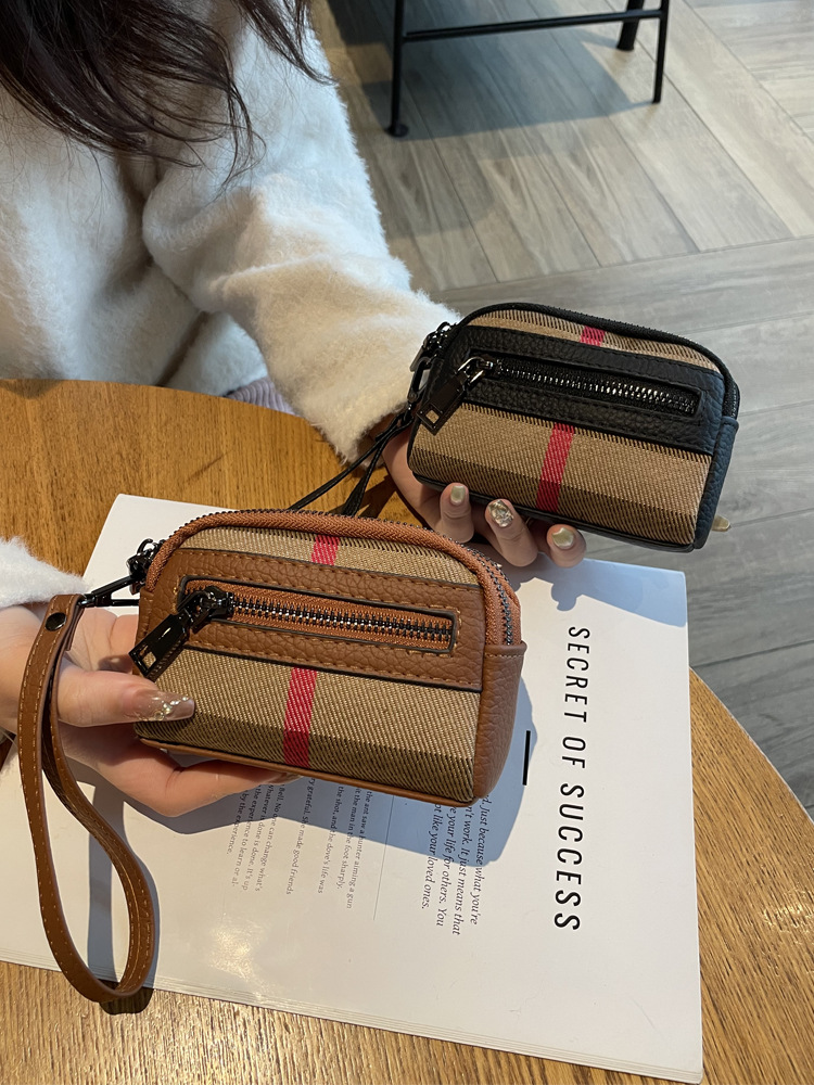 Exquisite plaid coin purse women's new design, double-layer large capacity zipper storage bag caramel black