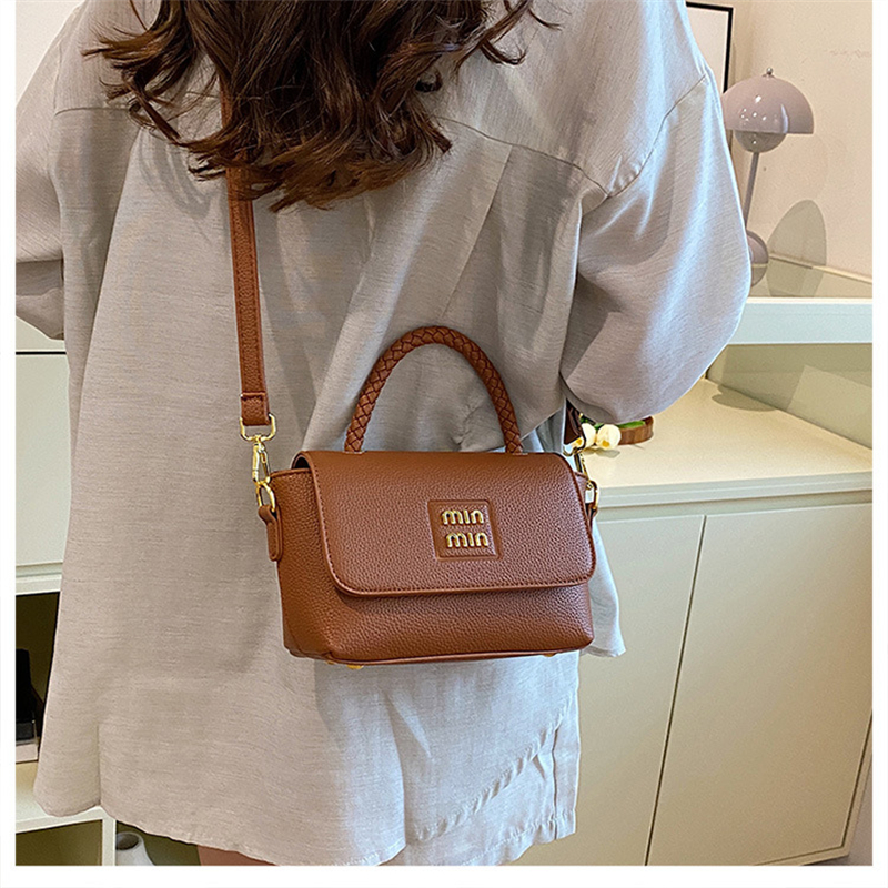 free shipping designer bag for womens 2025 New Handheld Shoulder Bag Commuter Bag Crossover Small Square Bag Luxury Fashionable for daily outfit
