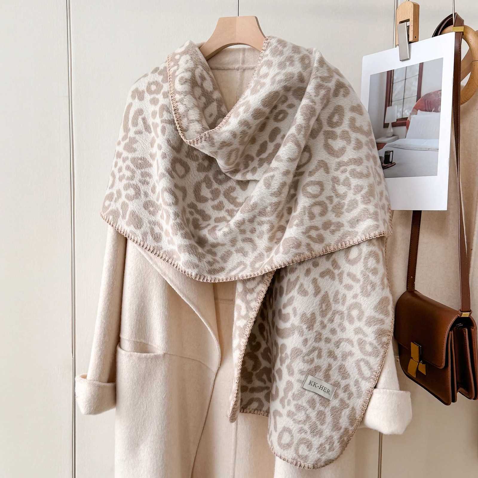 Luxury Luxury Leopard Print Cashmere Shawl Scarf for Women Warm Winter Travel Pashmina Blanket Wrap Female Fashion Poncho Bufanda Y251115