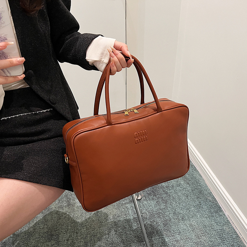 designer bag 2025 Retro Boston bag for women business simple hand-held briefcase universal leisure and versatile small square bag