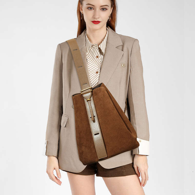 Luxury Bags Designer Niche Fall & Winter Fashion Nubuck Shoulder Underarm Shoulder Bags Lazy Style Large Capacity Suede Women's Cross-Body Bucket