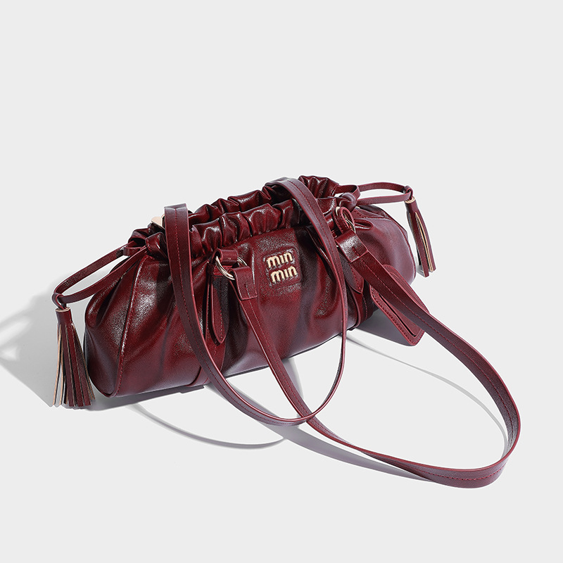 designer bag 2025 new Niche malard retro soft leather underarm bag trendy cool and sassy pleated hand-held shoulder bag for autumn and winter