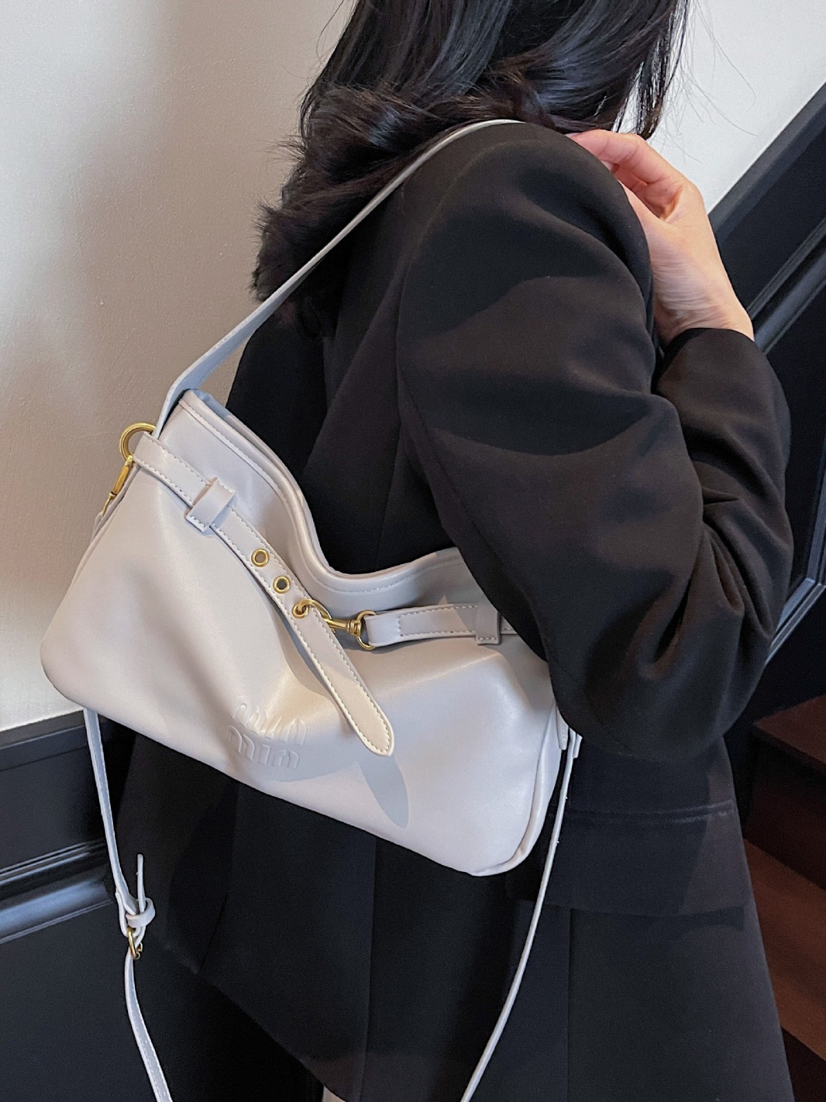 designer bag 2025 Large-capacity women's bag style all-match simple crossbody bag leisure single shoulder underarm commuter bag for work
