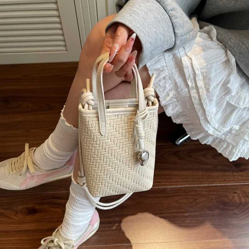 Famous Designer Leather Crossbody Bag For Women Adjustable Strap Elegant And Versatile StyleW251115