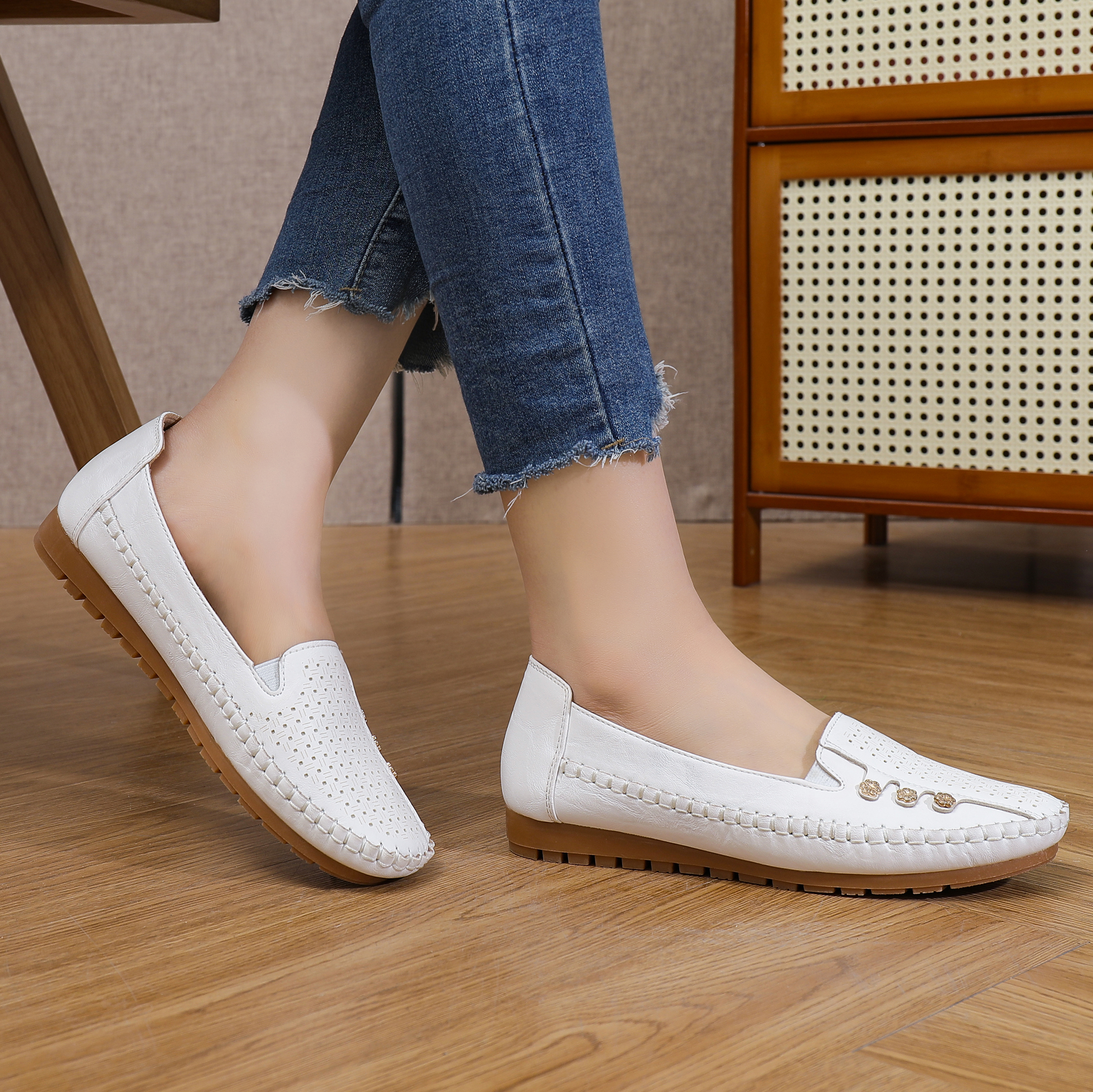 Elegant Ladies' Leather Dress Oxfords with Breathable Memory Foam Insole