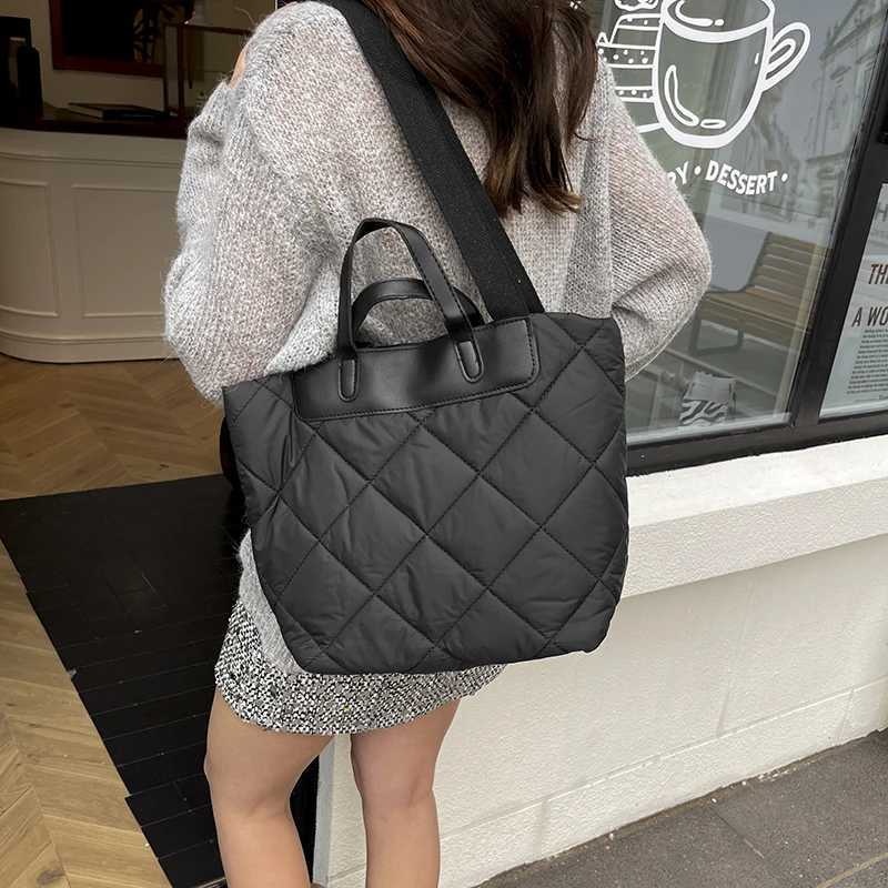 2025 New Winter Handbag Black Fall/Winter Rhombus Space Cotton Shoulder Bag Large Capacity All-Match Nylon Shopping Tote BagW251115