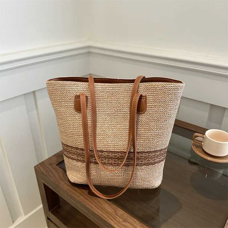 Womens large capacity shoulder bag summer grass basket womens handbag fashionable designer beach bag shopping handbag Z250416