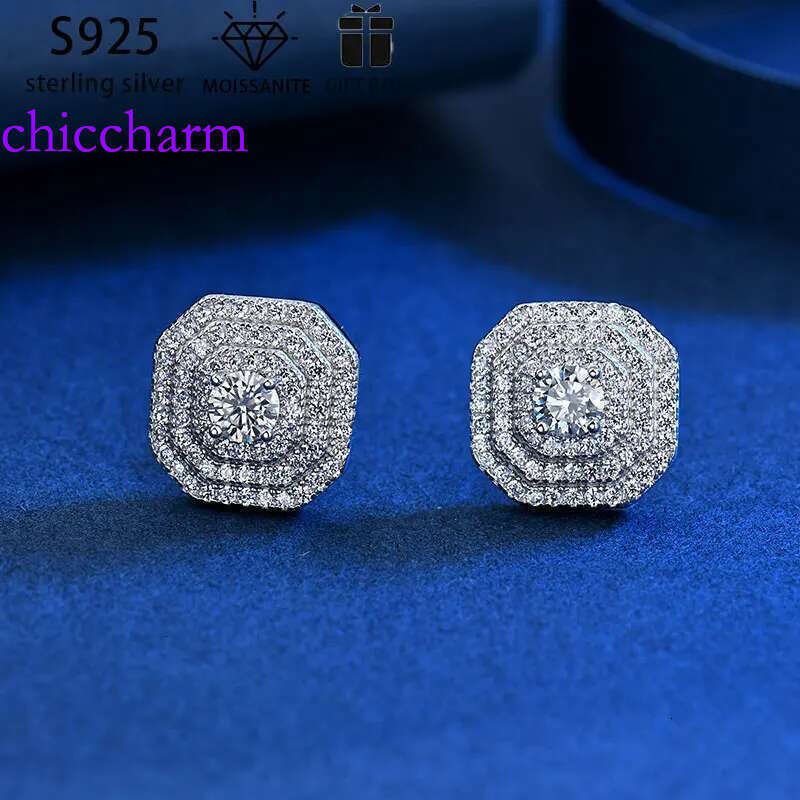 INZEN1 Pair of Women's Stud Earrings Set in Sier 0.8 Carat Moissanite Gift Wedding Engagement