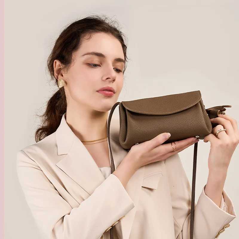 Womens Genuine Leather Shoulder Bags Fashion Crossbody Bags Soft Cowhide Leather Shoulder Messenger BagW251115