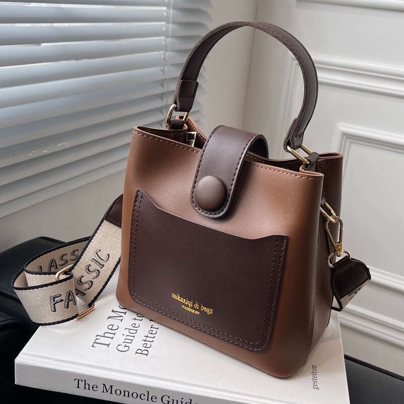 This year's popular 2025 new trend spring fashion hand-held single shoulder women's crossbody versatile bucket bag