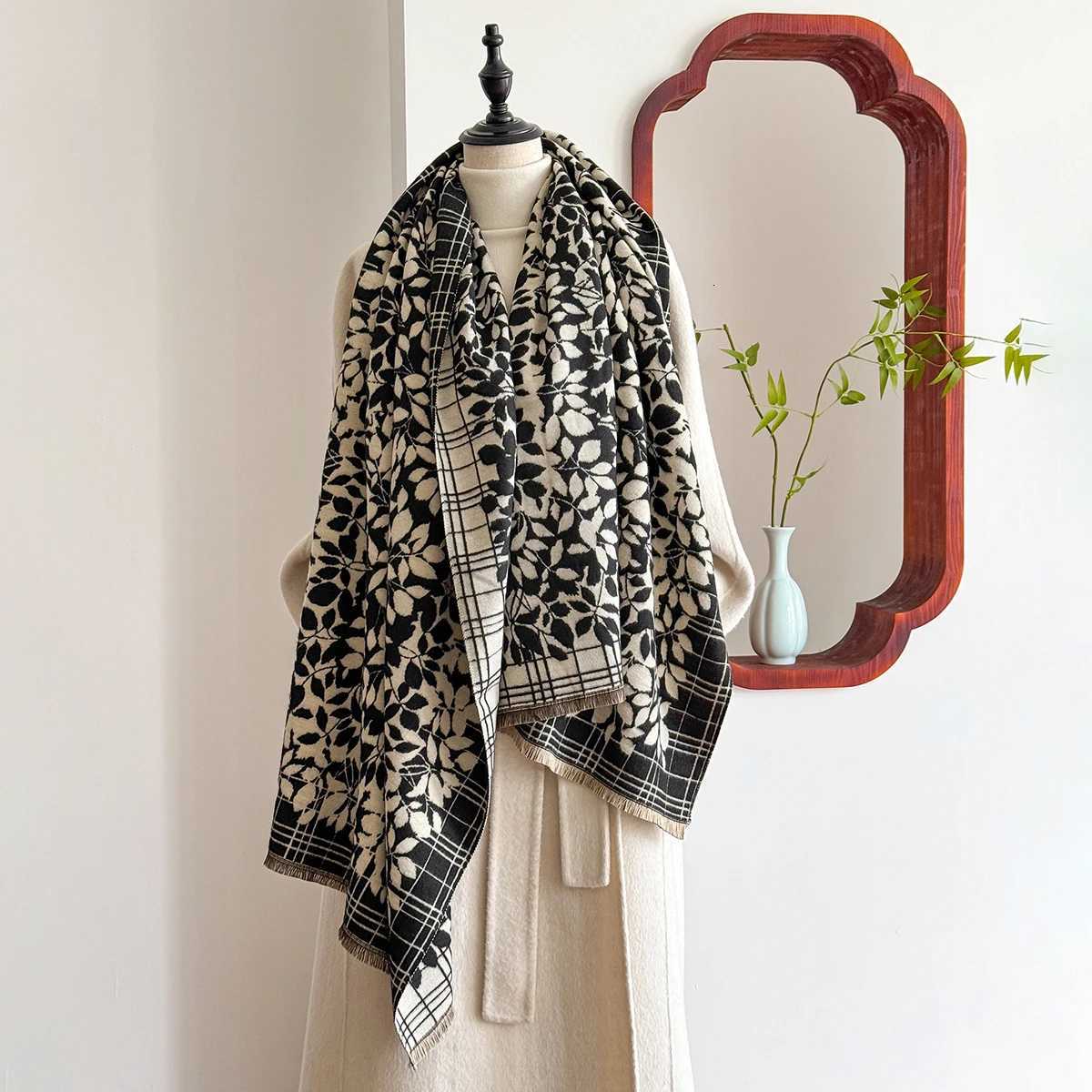 Luxury Elegant Ladies Jacquard Pashmina Imitation Cashmere Scarf Winter Thick Warmth Two-Sided Shawl Coldproof Windproof Blanket Scarf Y251115