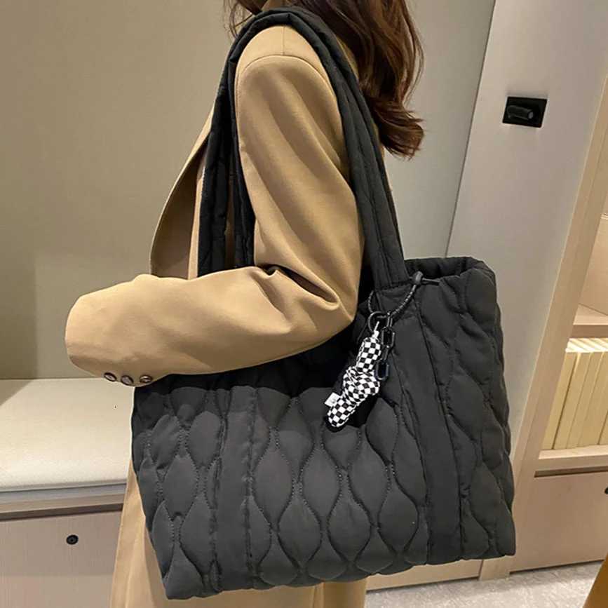 AutumnWinter Women Cotton Padded Shoulder Bag Large Capacity New Handbag Solid Quilted Tote Bag Embroidered Thread Underarm BagW251115