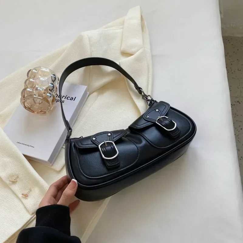 Fashion Leather Shoulder Armpit Bag for Women 2023 Tend Female Simple Small Pocket Design Underarm Handbags and PursesW251115