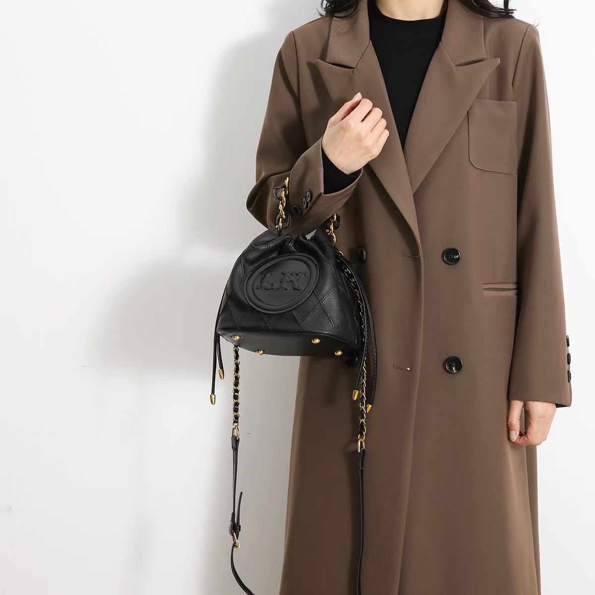 Bright Leather Printed Water Bucket Bag For Women 2025 New Trend Chain Handbag With Drawstring Shoulder Crossbody Bag