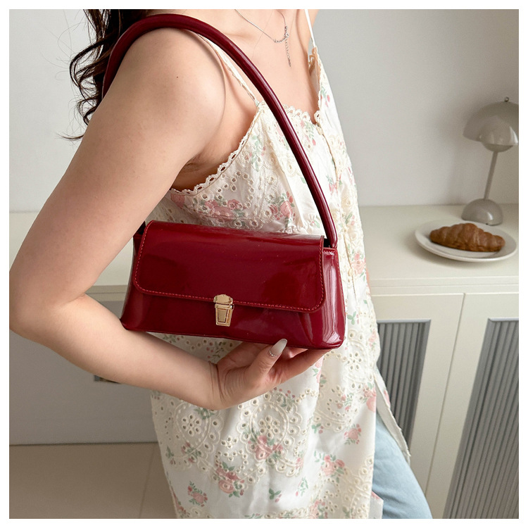 free shipping designers bags for womens ladies 2025 New Shoulder Bag Handheld Versatile Light Luxury Simple Fashionable for daily outfit