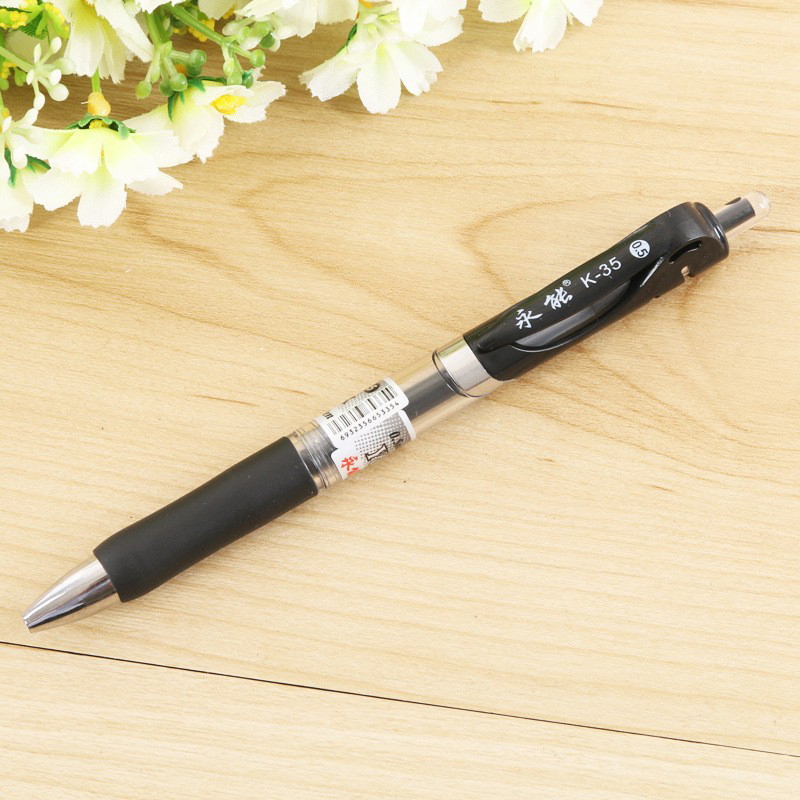 Office-Ready Retractable Gel Pen Featuring a Precise 0.5mm Point