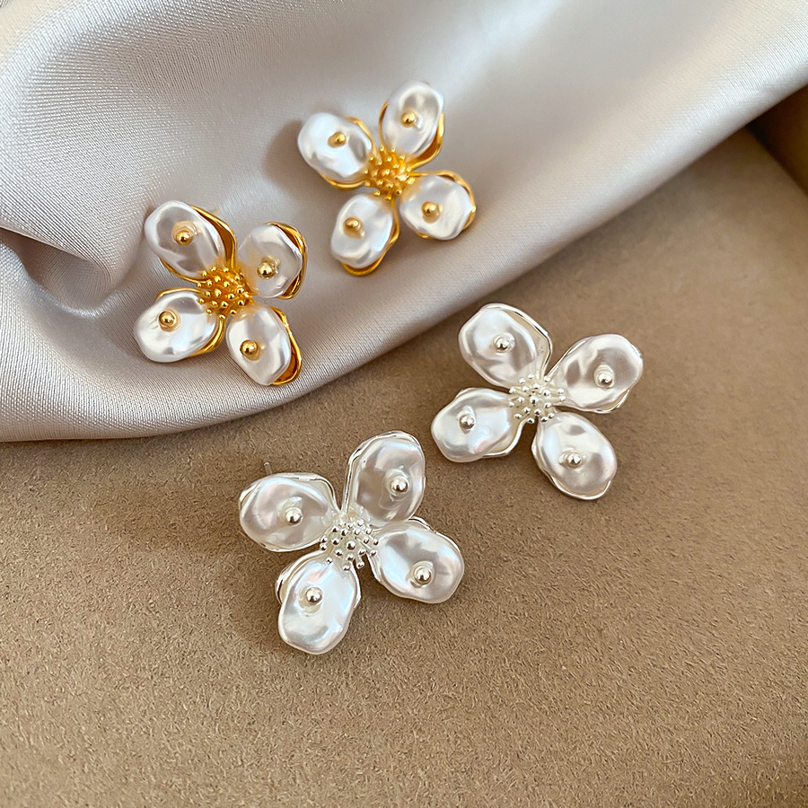 Korean Flower Pearl Versatile High-end Fashion Earrings French Retro Light Luxury Ear Jewelry for Women Wholesale - view 7