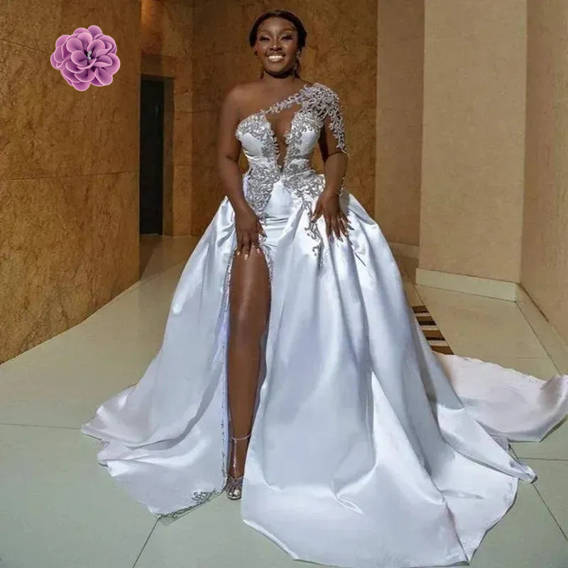 Plus Size Sexy Backless Lace Wedding Dresses Formal One Shoulder Bridal Gowns Customized Vestidos De Marriage Garden Brides Dresses