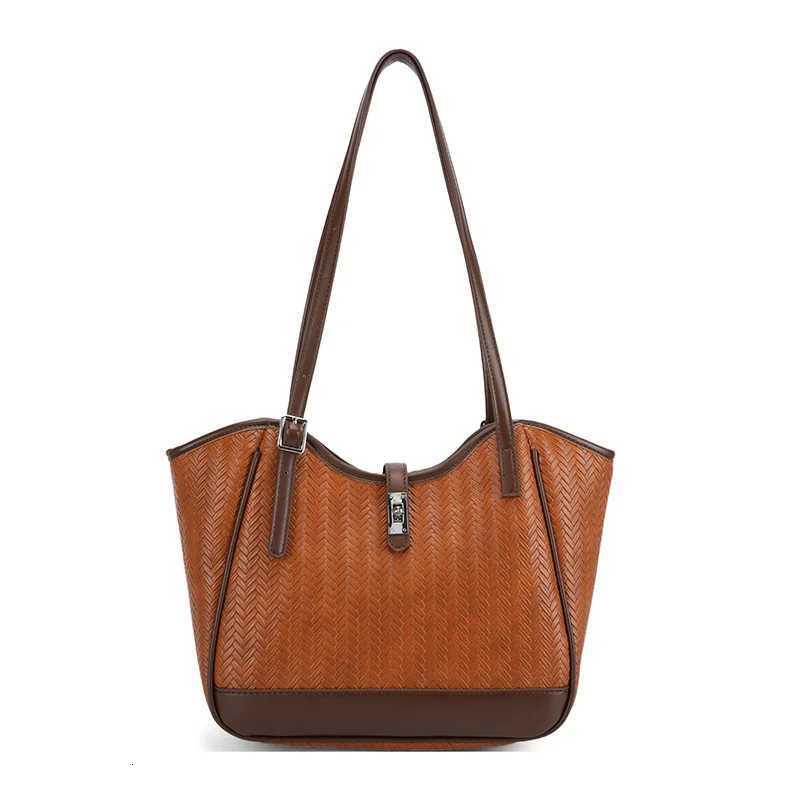 2025 Woven Tote Bag for Women Large Capacity Summer Shoulder Bag Stylish and PracticalW251117