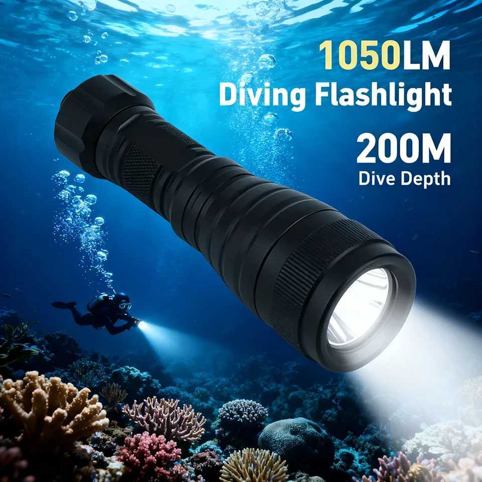 BORUiT DIV05 1050LM LED Scuba Diving Flashlight IPX8 Waterproof Underwater 150M Torch Submarine Lantern Use 18650 Battery M251117