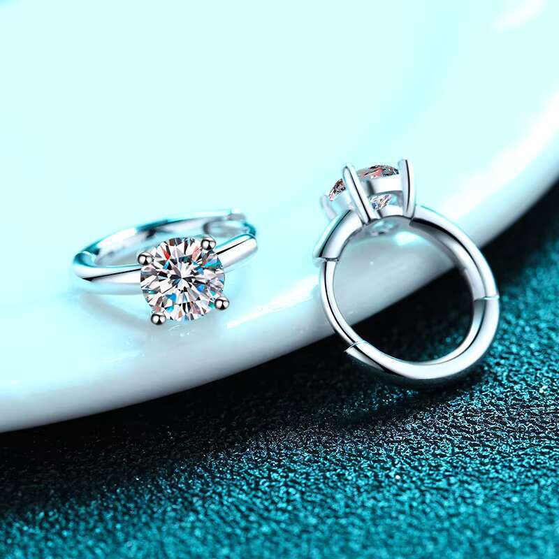 DHcollection Factory Wholesale Sterg Sier Earrings Women Simple 0.5ct Moissanite Hook Fashionable Jewelry for Parties Gifts