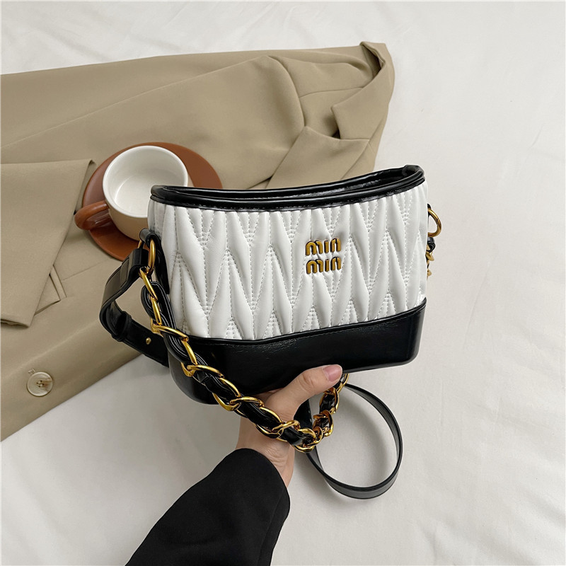 designer bag 2025 Women's rhombus chain bag ins fashion small fragrant style single shoulder bag simple crossbody bag