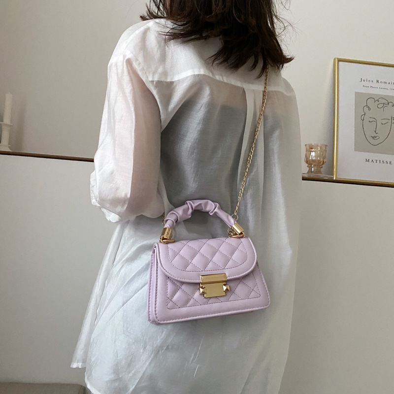 Stylish Korean-Inspired Compact Women's Handbag Versatile Chain Messenger Bag for Everyday Use Design bags