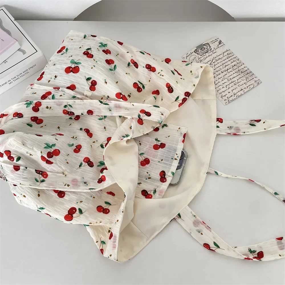 Fresh Sweet Tote Shoulder Bag for Women Girls Kids Shoulder Bag with Inner Pocket for Work Travel and Shopping Flower Print CaseW251117