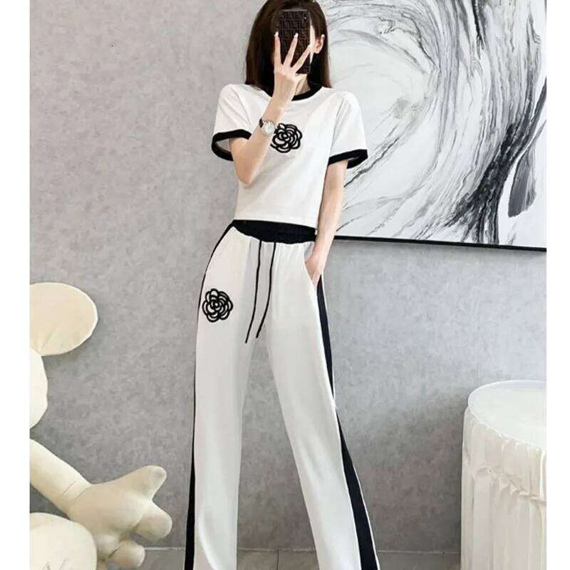 Women's Casual Sports Suit Summer New Fashion Street Bombing Style Short Sleeve Corp Top And Wide Leg Pants 2 Two Piece Set