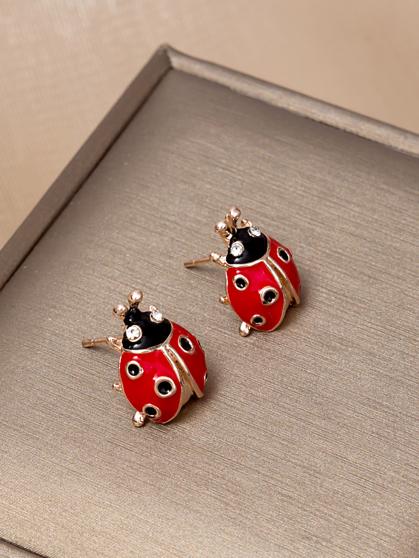 Ladies' earrings with oil dripping seven star ladybug earrings