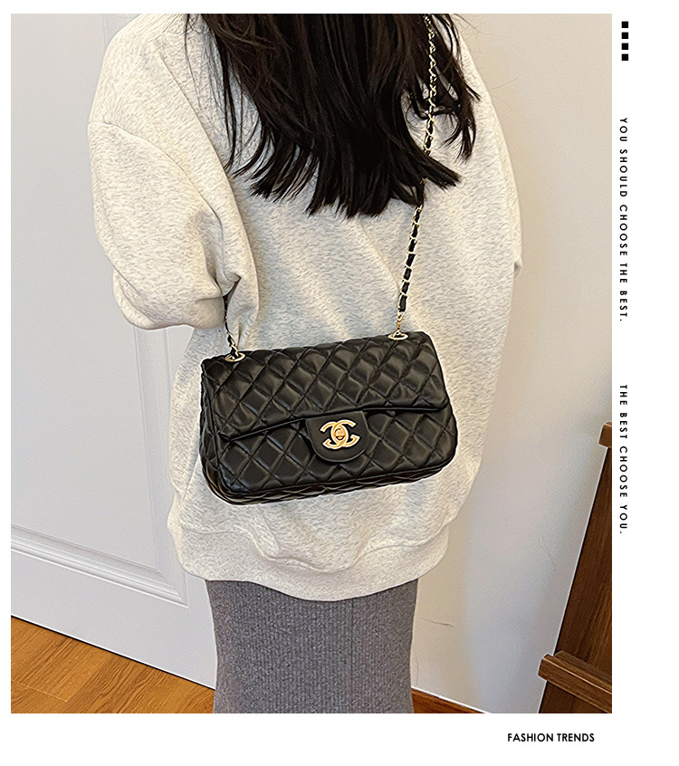 Chic Women's Small Fragrant Wind Messenger Bags - Versatile Shoulder Carrier with Sparkling Diamond Accents