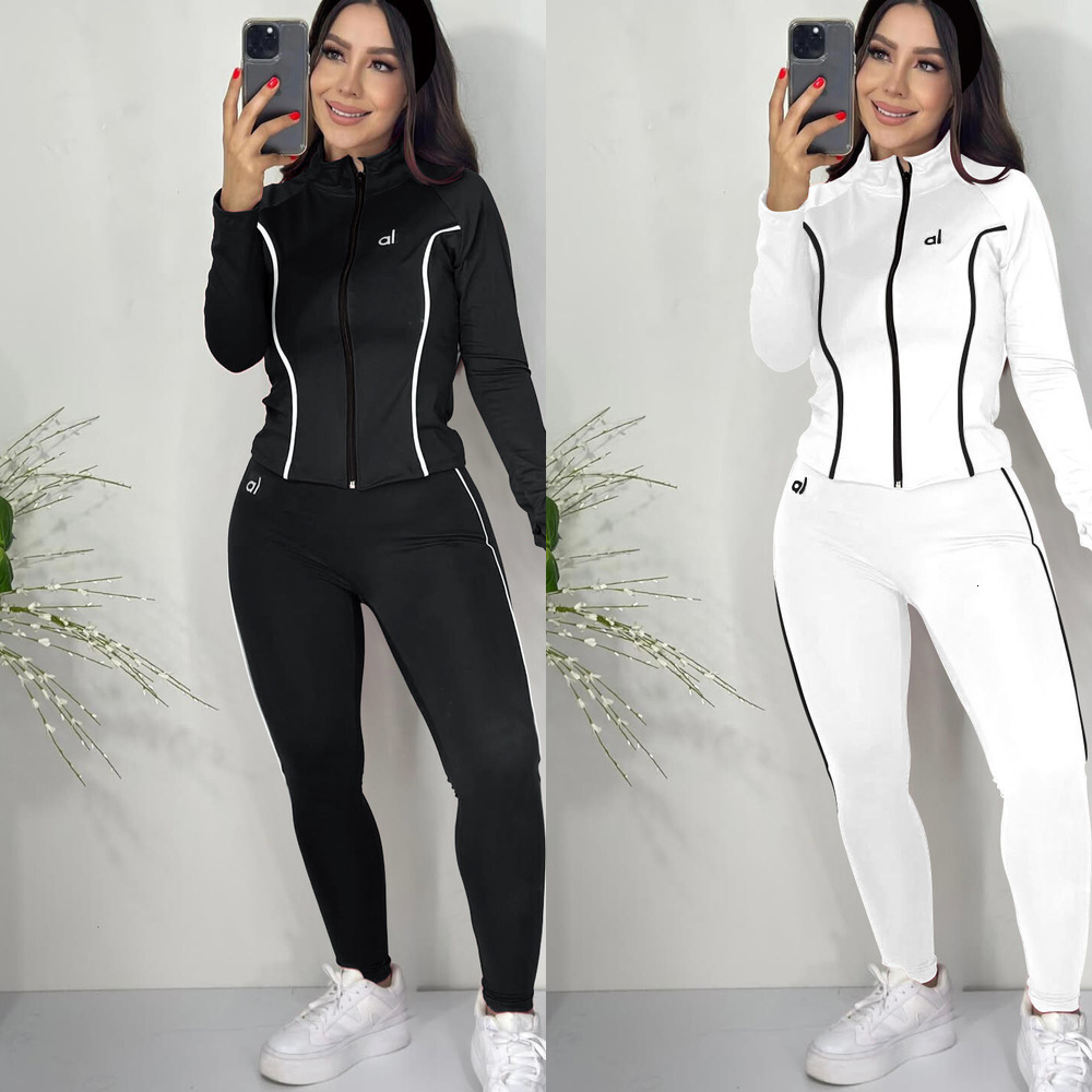 Womens Tracksuits Three Pieces Set Designer 2025 New Fashion ColorBlock Yoga Wear Nude Feel High Elastic Fitness Wear Casual Running Sports Sets Sportwear