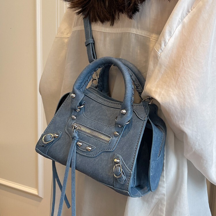 New Free Delivery Designer French Niche Casual Handbag For Women 2025 New Denim Texture Small Square Bag, Simple And Versatile Crossbody Bag Designer 