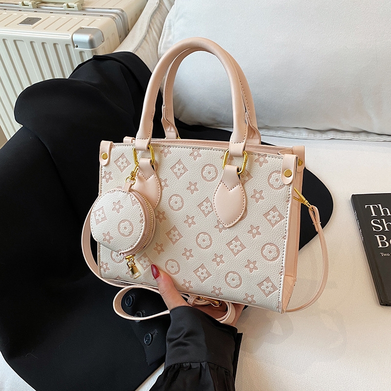 Free shipping designer women's new fashionable printed shoulder bag trendy armpit tote outdoor hand-held diagonal cross bag