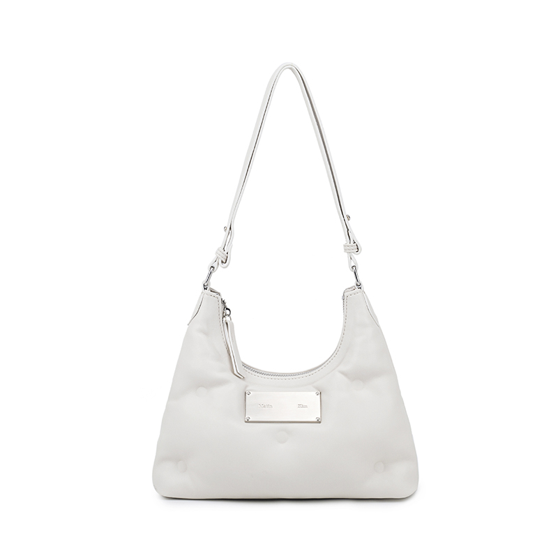 Multi colored crossbody bags are fashionable and diverse, suitable for daily use. This is the best choice to give to friends and family DH912061137