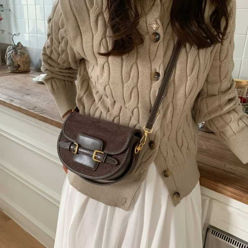 Womens Elegant Leather Tote Bag Featuring Trendy Design And Casual Vintage Vibe Perfect For Daily CarryW251117