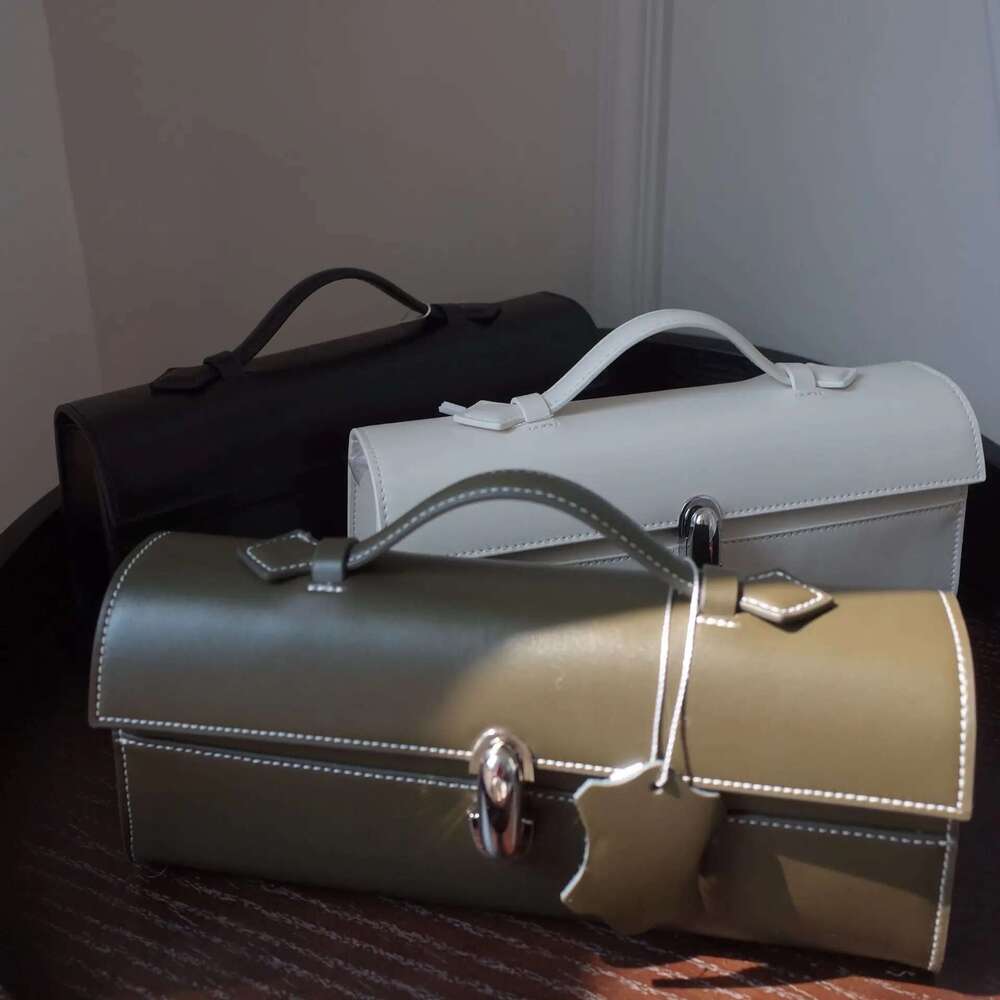 FIRMRANBags FrenBags Elegant Simple Women's Flip Handbag Three-Dimensional Classic Solid Color Design Stylish Purse