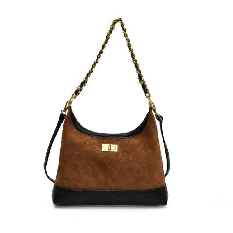 Sophisticated Women Leather Handbag With Turn Lock Closure And Double Strap Options For Shoulder Or Crossbody WearW251117